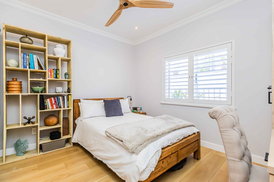 4 Bedroom Property for Sale in Sea Point Western Cape